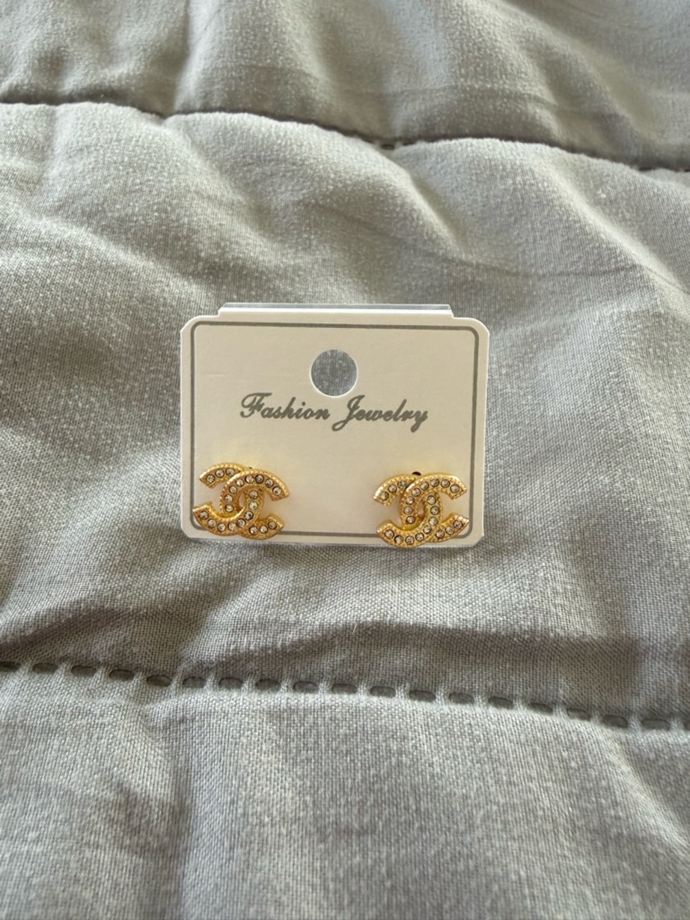 Fashion Jewelry Gold Crystal Interlocking Stud Earrings